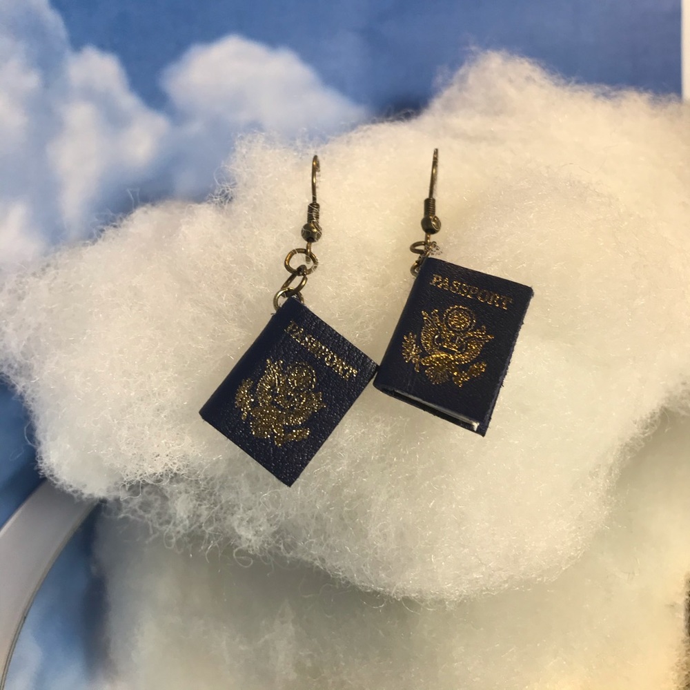 Passport earrings - Picture 2 of 3